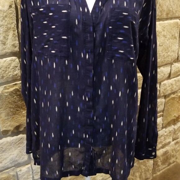 Old Navy Button Down Top Size medium poplin button down, natural materials - Picture 5 of 6